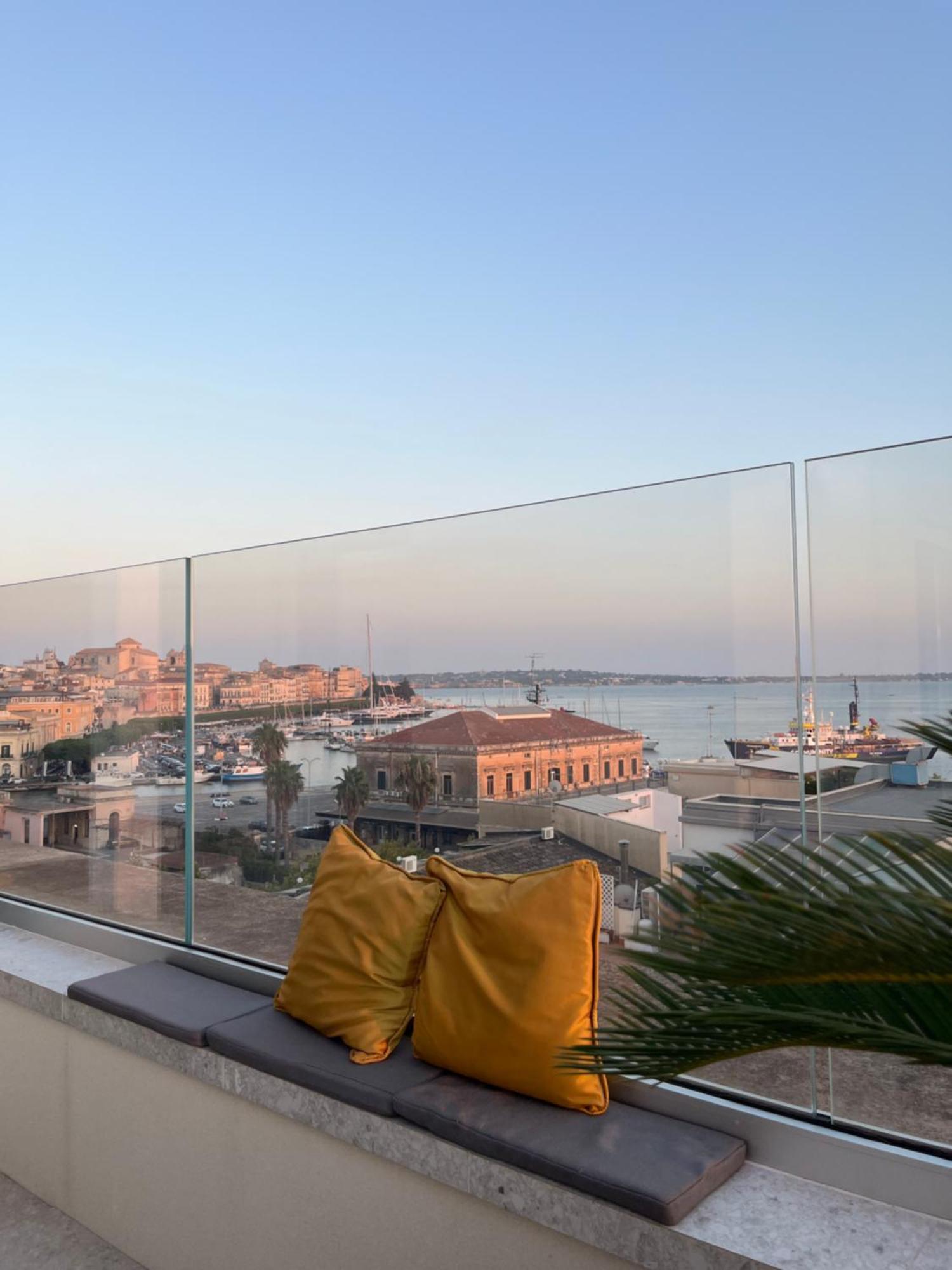 Bed and Breakfast La Terrazza Sul Porto Syracuse Екстер'єр фото